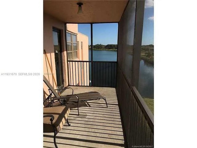 20860 San Simeon Way 407-6, Miami, FL 33179