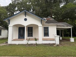 613 Catalpa Ave, Dothan, AL 36301