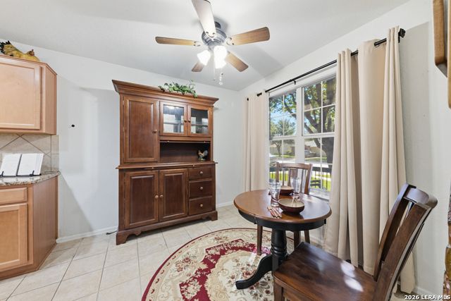 5532 Columbia Dr, Cibolo, TX 78108