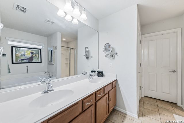 5532 Columbia Dr, Cibolo, TX 78108