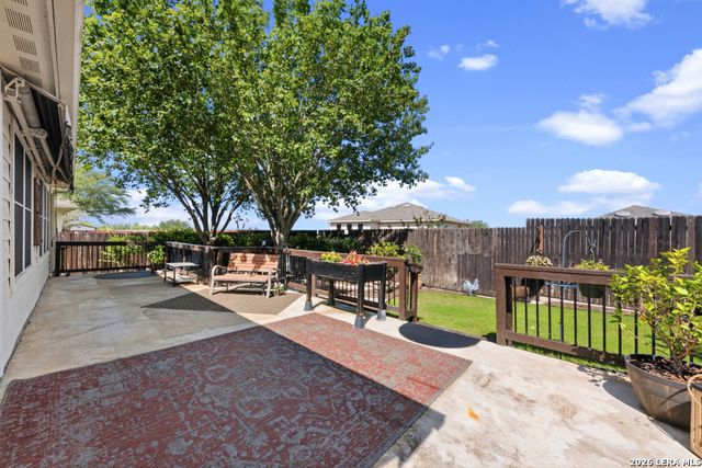 5532 Columbia Dr, Cibolo, TX 78108