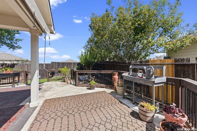 5532 Columbia Dr, Cibolo, TX 78108