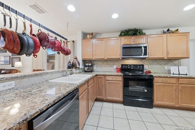 5532 Columbia Dr, Cibolo, TX 78108