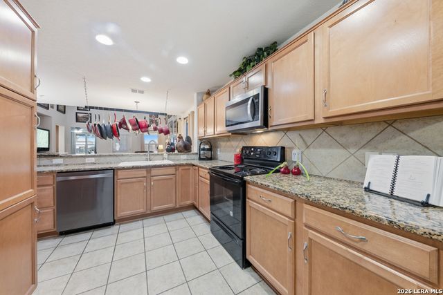 5532 Columbia Dr, Cibolo, TX 78108