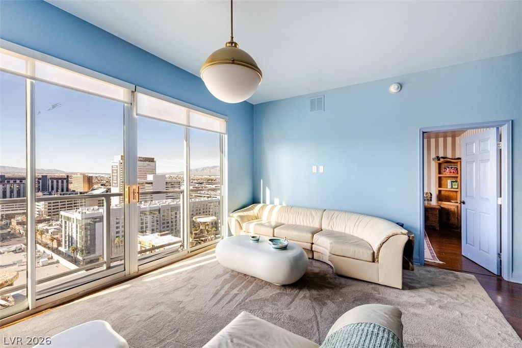 150 Las Vegas Boulevard 1906, Las Vegas, NV 89101