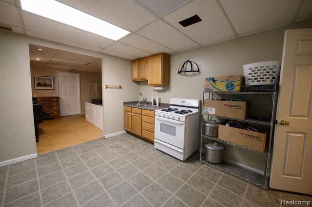 7791 Lavon Drive, Clarkston, MI 48348