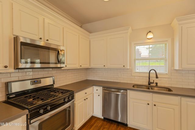 169 Harvey Circle, Canton, MS 39046