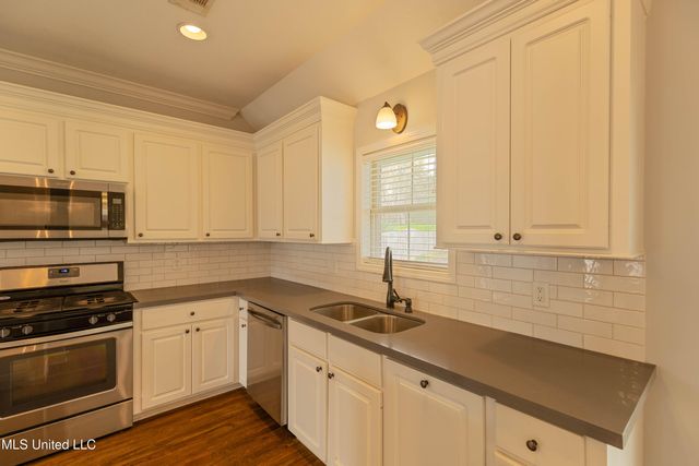 169 Harvey Circle, Canton, MS 39046