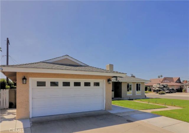 2616 E Maverick Avenue, Anaheim, CA 92806