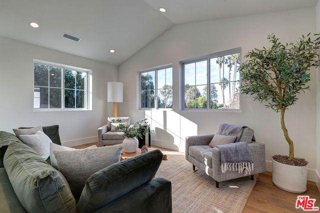 4241 Woodcliff Road, Sherman Oaks, CA 91403