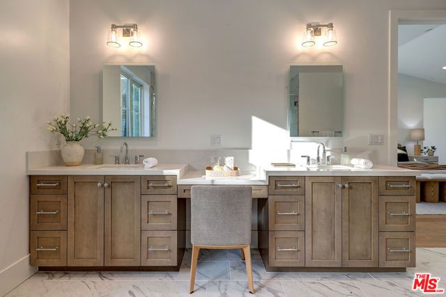 4241 Woodcliff Road, Sherman Oaks, CA 91403