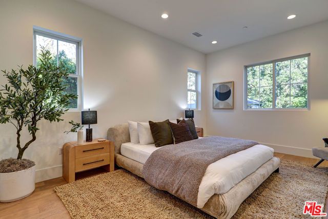 4241 Woodcliff Road, Sherman Oaks, CA 91403