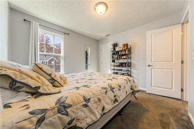 121 Slippery Rock Lane, Berea, OH 44017