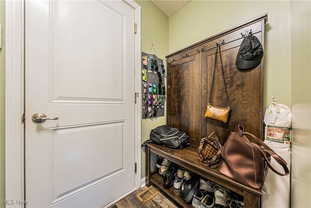 121 Slippery Rock Lane, Berea, OH 44017