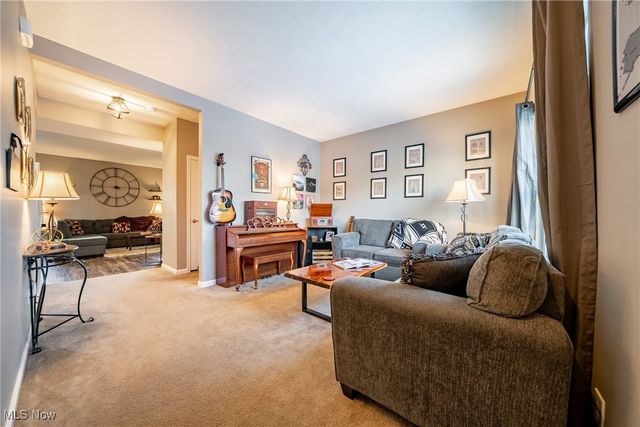 121 Slippery Rock Lane, Berea, OH 44017