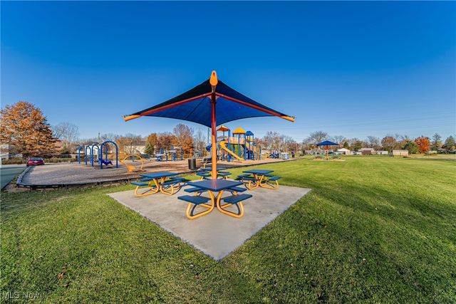 121 Slippery Rock Lane, Berea, OH 44017