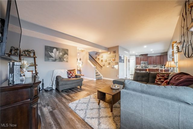 121 Slippery Rock Lane, Berea, OH 44017