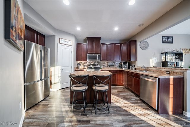 121 Slippery Rock Lane, Berea, OH 44017