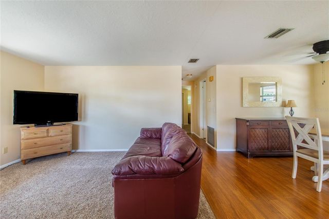 31 WOODLAND CIRCLE, Haines City, FL 33844