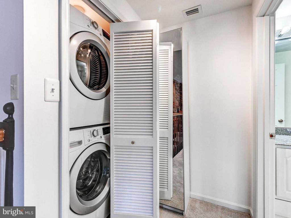 Image 15 of property listing at 1000 FELL ST #426, Baltimore, MD 21231