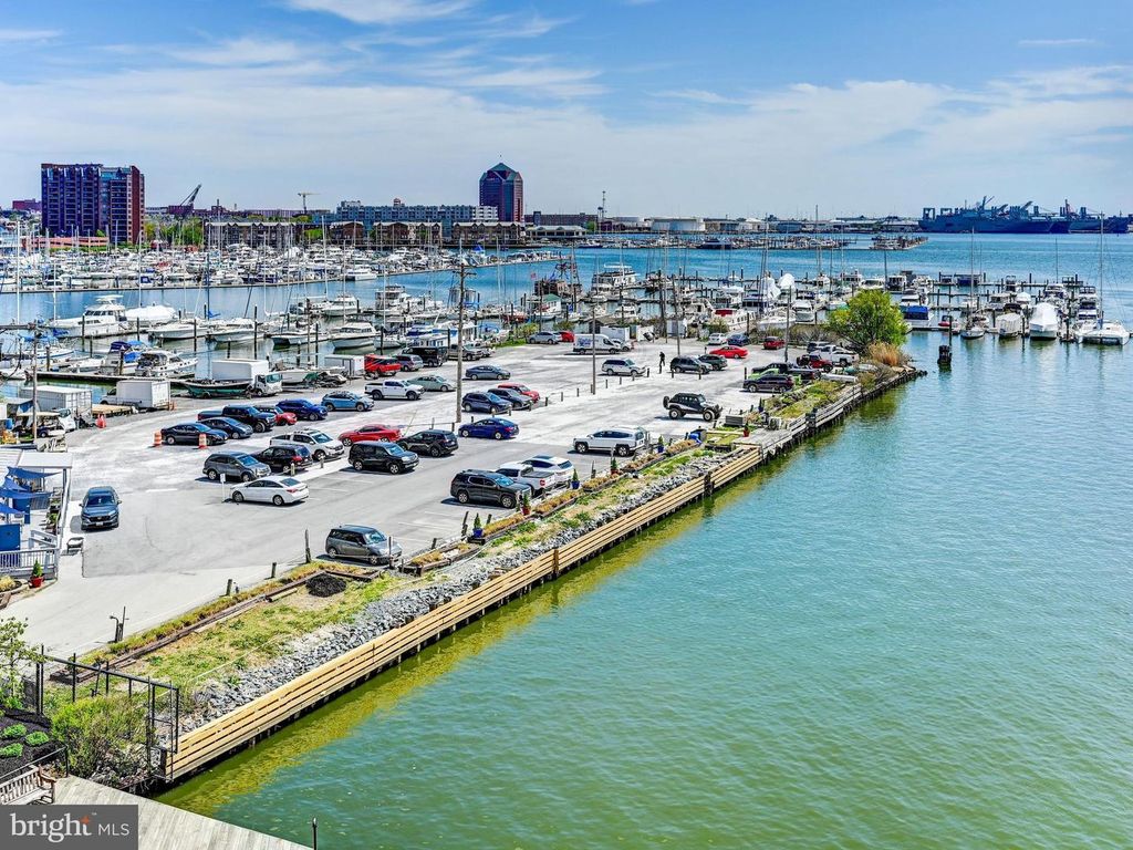 Image 18 of property listing at 1000 FELL ST #426, Baltimore, MD 21231