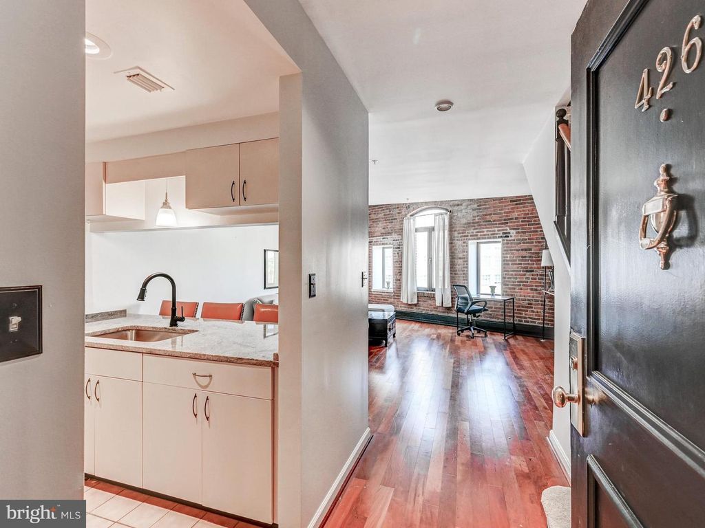 Image 3 of property listing at 1000 FELL ST #426, Baltimore, MD 21231