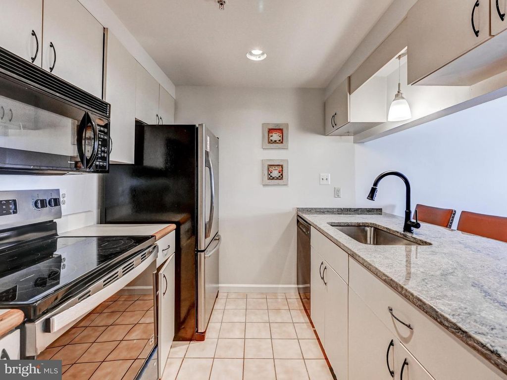 Image 5 of property listing at 1000 FELL ST #426, Baltimore, MD 21231