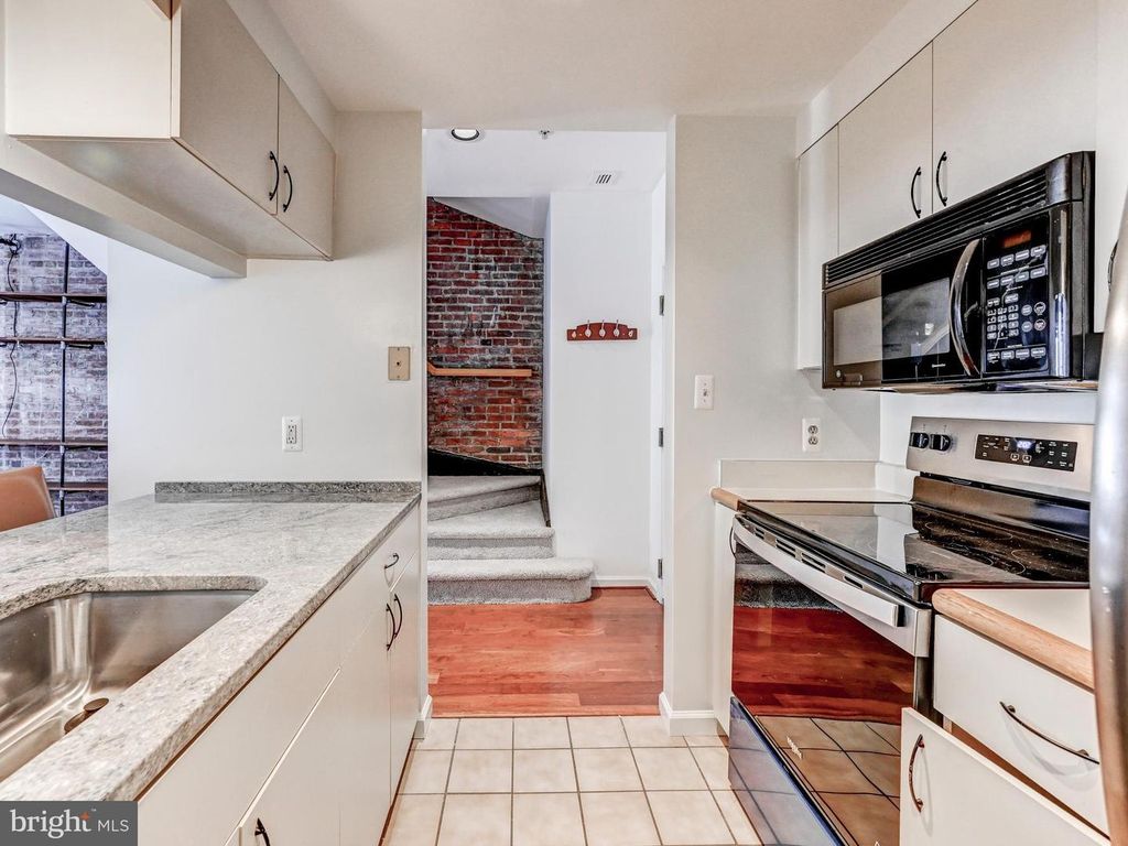 Image 6 of property listing at 1000 FELL ST #426, Baltimore, MD 21231