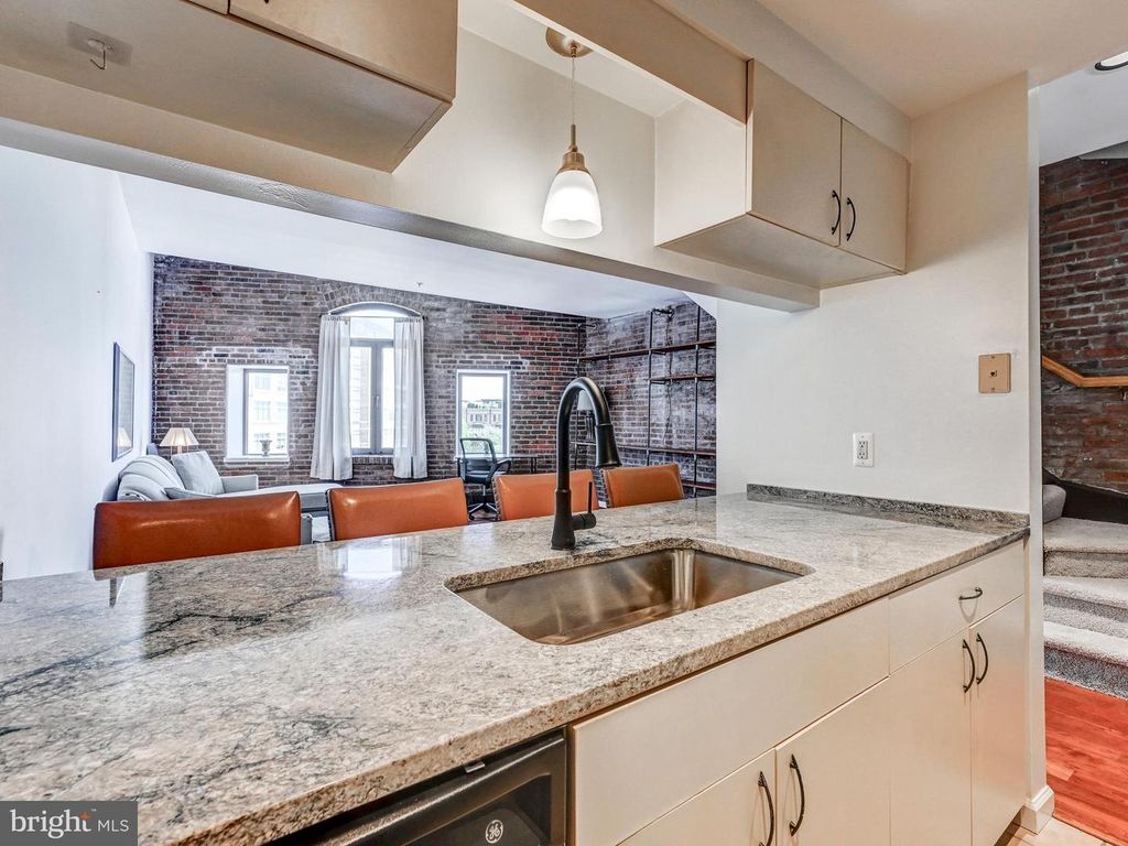 Image 7 of property listing at 1000 FELL ST #426, Baltimore, MD 21231