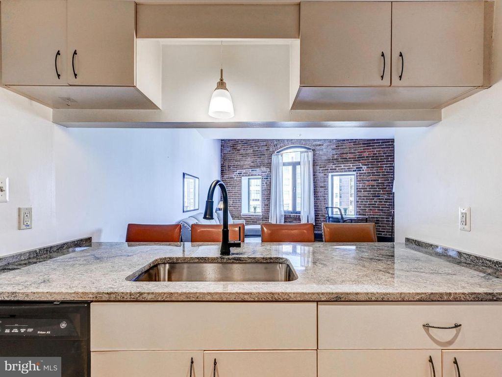 Image 8 of property listing at 1000 FELL ST #426, Baltimore, MD 21231