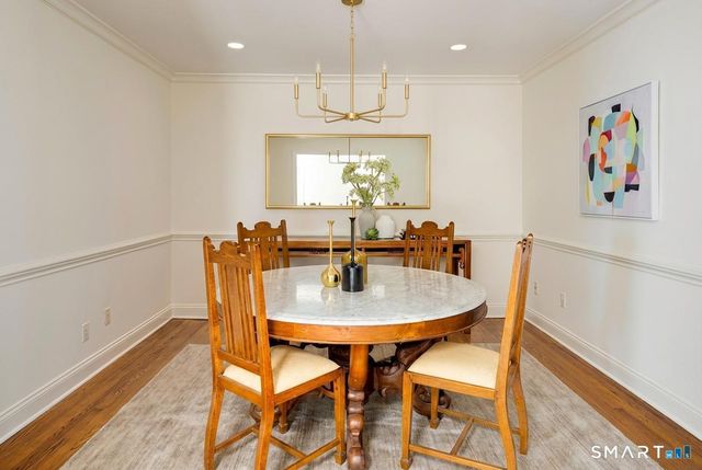 377 Main Street APT 17, New Canaan, CT 06840