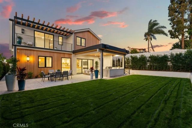 1806 6th Street, Manhattan Beach, CA 90266