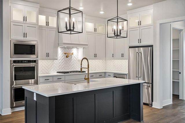 2218 Winter Creek Boulevard, Blanchard, OK 73010