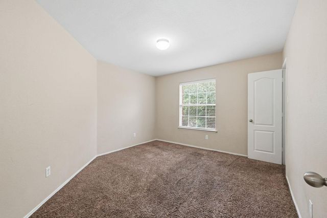 12621 Wayne Spur LN, Elgin, TX 78621