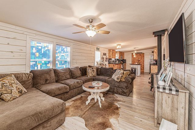 5728 County Road 1091, Celeste, TX 75423