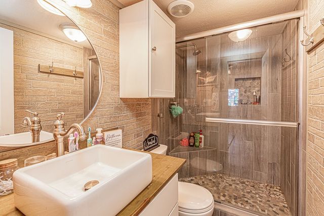 5728 County Road 1091, Celeste, TX 75423