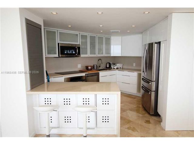 5151 COLLINS AV 532, Miami Beach, FL 33140