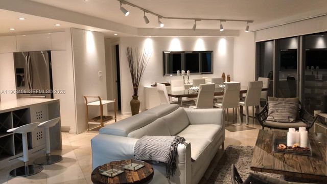 5151 COLLINS AV 532, Miami Beach, FL 33140