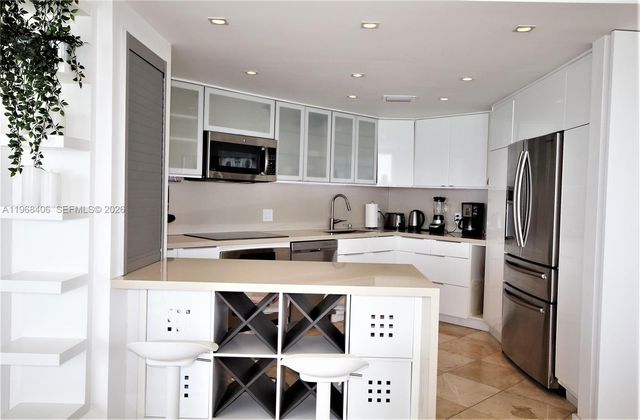 5151 COLLINS AV 532, Miami Beach, FL 33140