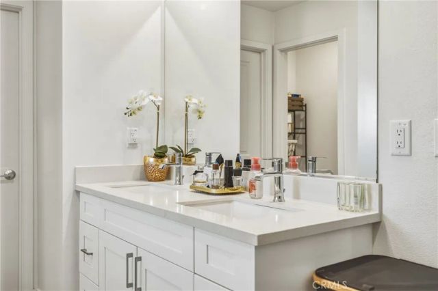 34330 Coconut Circle, Winchester, CA 92596