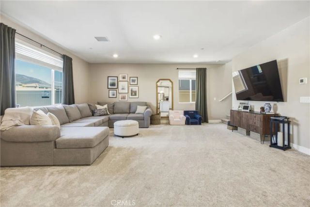 34330 Coconut Circle, Winchester, CA 92596