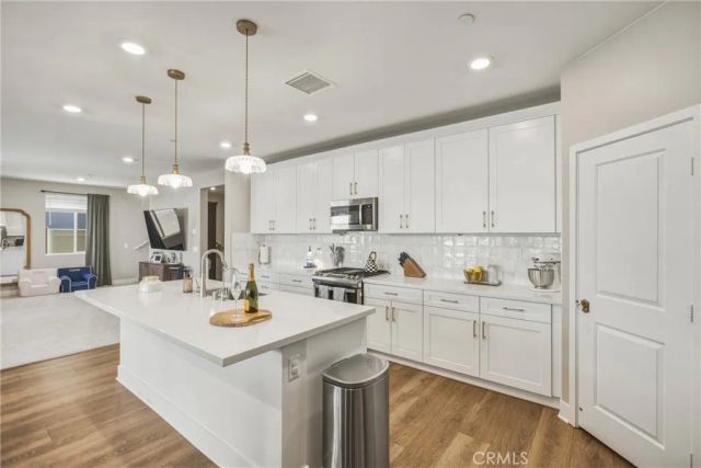 34330 Coconut Circle, Winchester, CA 92596