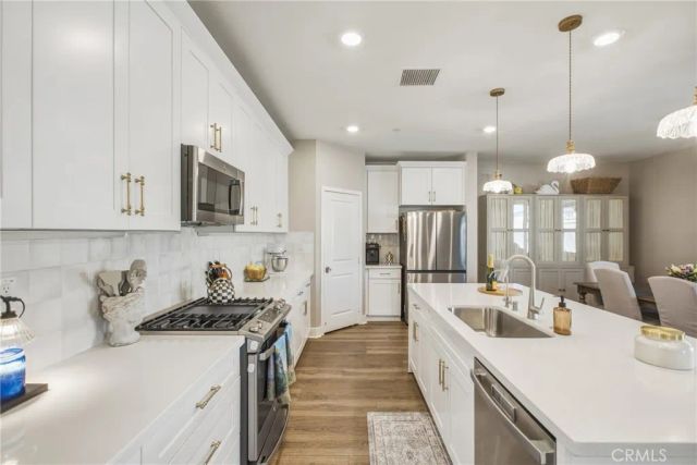34330 Coconut Circle, Winchester, CA 92596