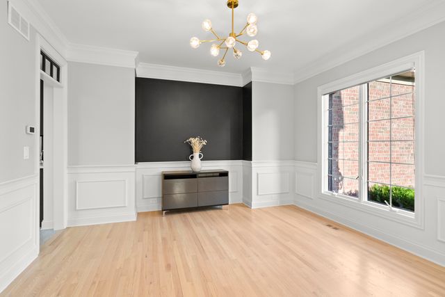 3818 Grand View Court, St. Charles, IL 60175