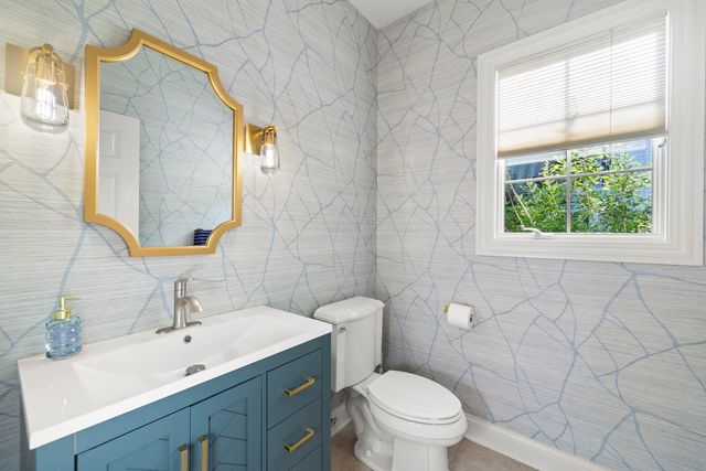 3818 Grand View Court, St. Charles, IL 60175