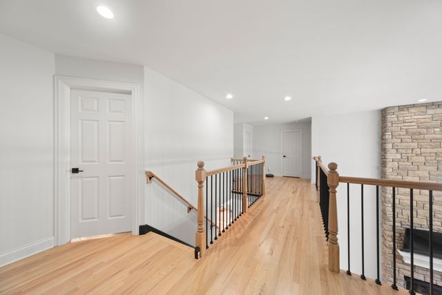 3818 Grand View Court, St. Charles, IL 60175