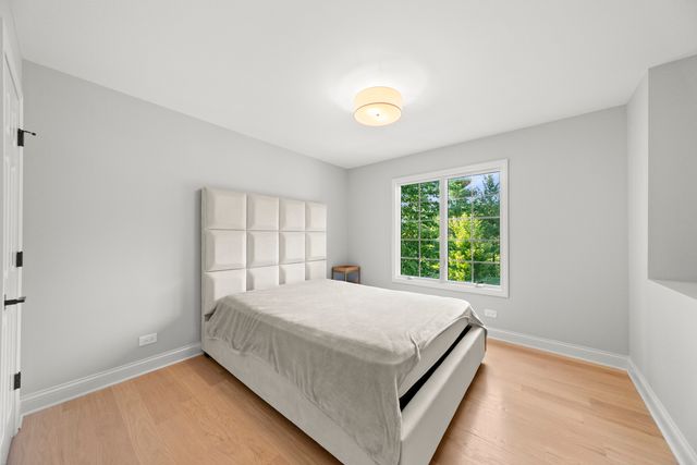 3818 Grand View Court, St. Charles, IL 60175