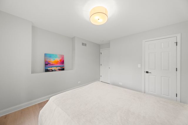 3818 Grand View Court, St. Charles, IL 60175