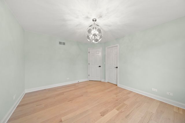 3818 Grand View Court, St. Charles, IL 60175