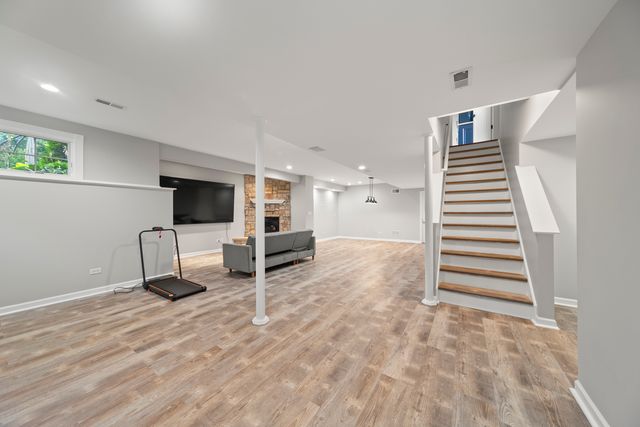 3818 Grand View Court, St. Charles, IL 60175